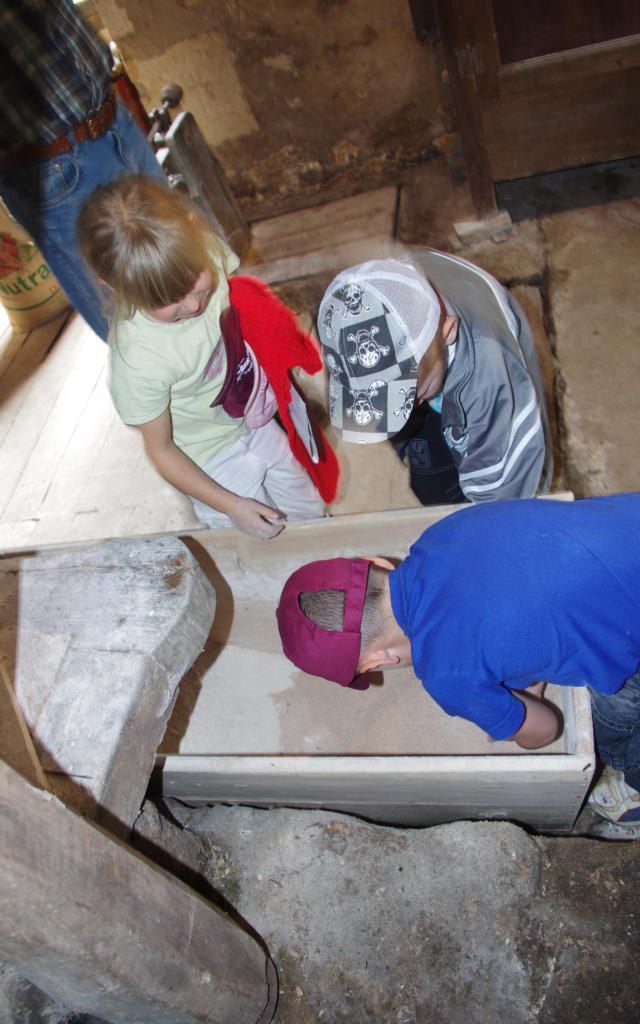 Atelier farine au moulin du Janicot