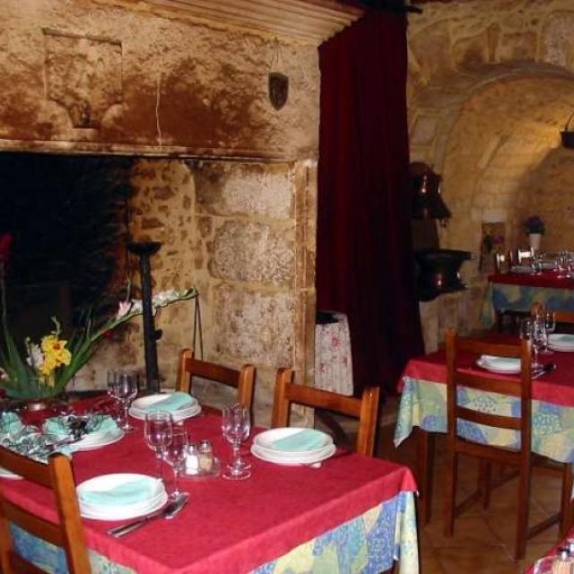 Salle de restaurant à l'Auberge Des Marthres