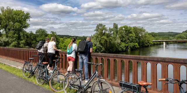 CDT 24 / IPN  - Ballade à vélo sur la voie verte